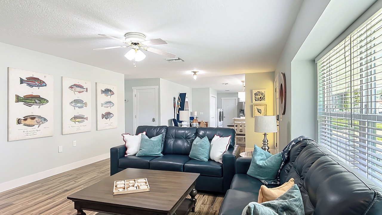 Photo of Livingroom in Indian Waters