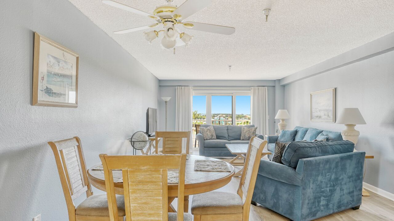 Photo of Livingroom in Madeira Beach