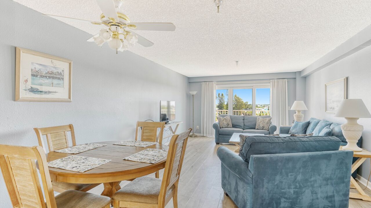 Photo of Livingroom in Madeira Beach