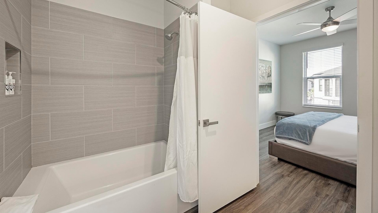 Photo of Bathroom in Port Tampa City