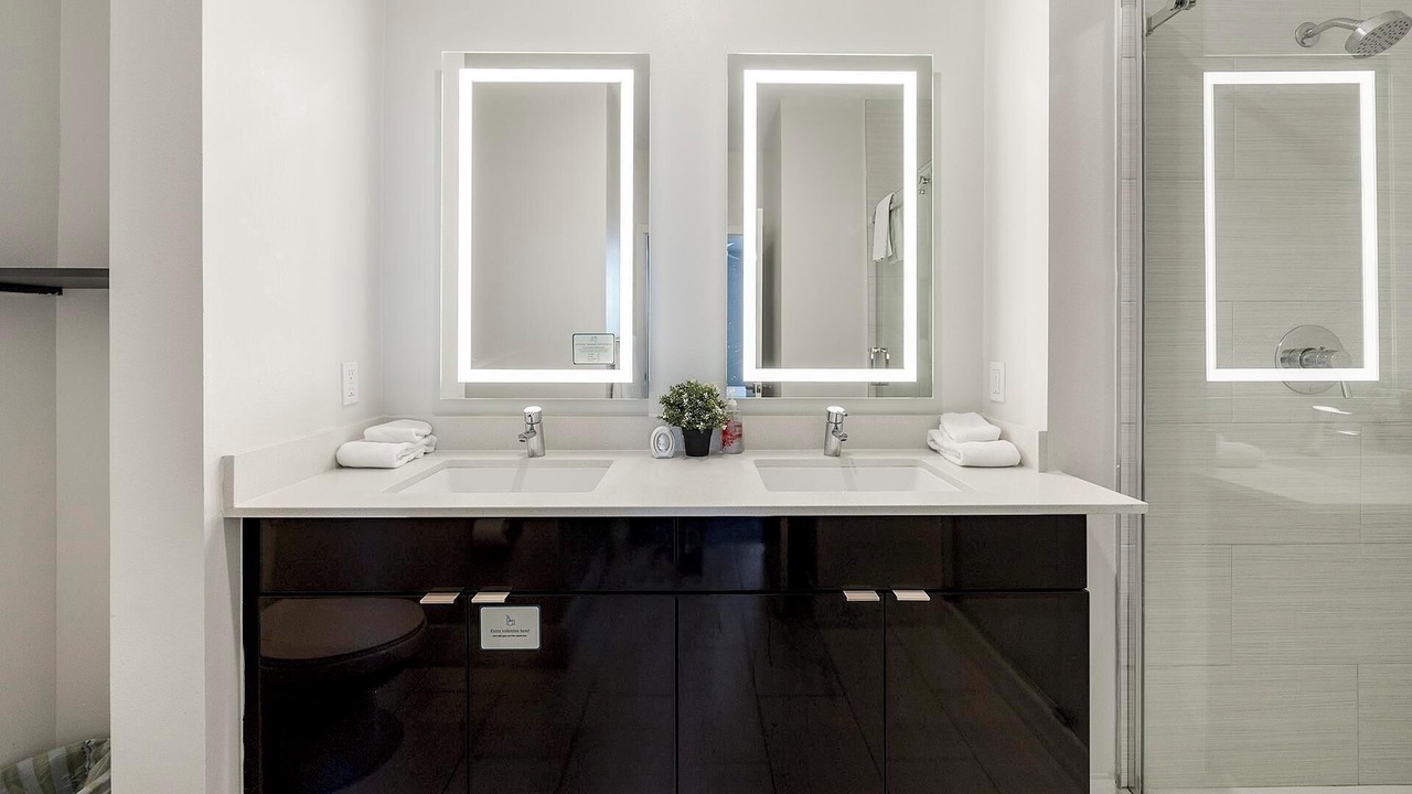 Photo of Bathroom in Port Tampa City