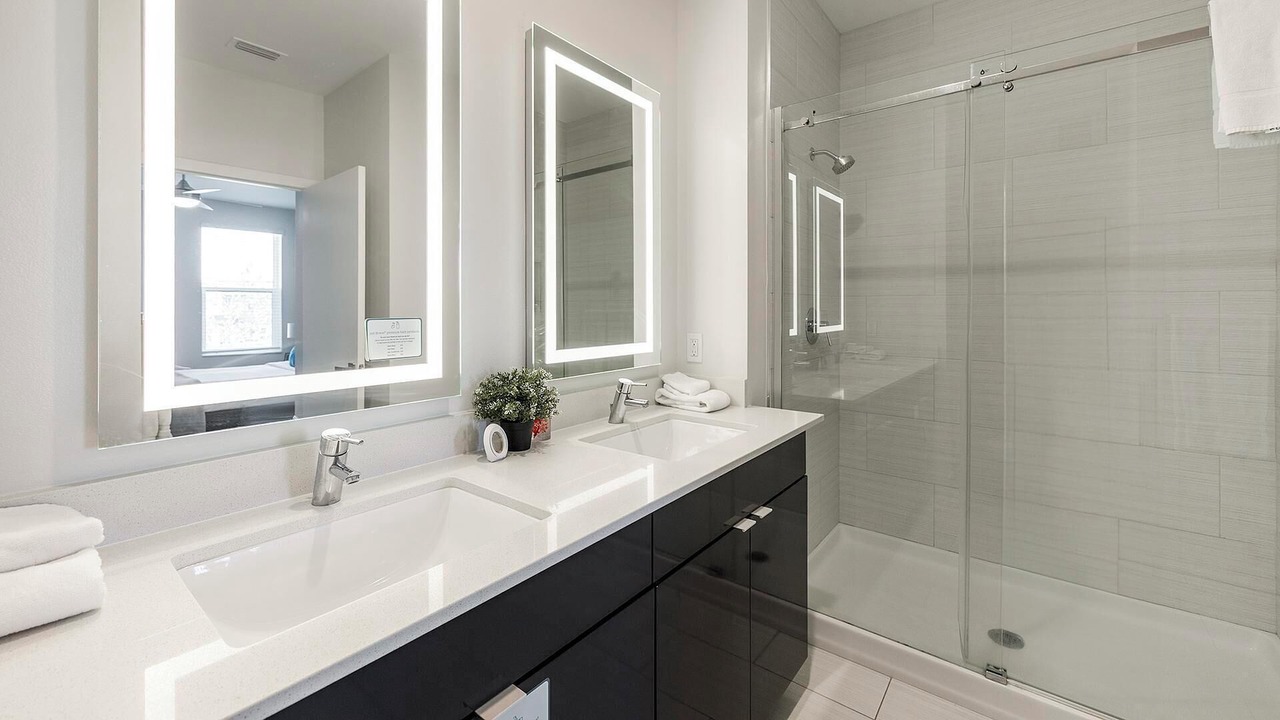 Photo of Bathroom in Port Tampa City