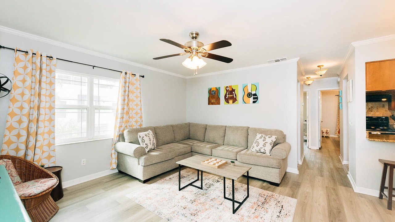 Photo of Livingroom in Bayshore Gardens