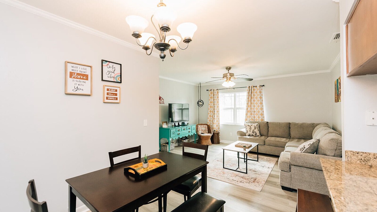Photo of Livingroom in Bayshore Gardens
