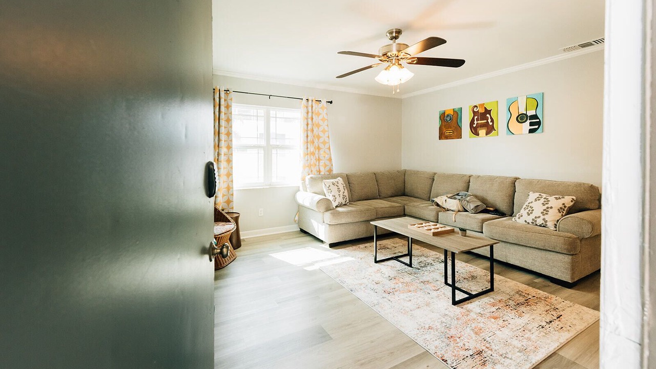 Photo of Livingroom in Bayshore Gardens
