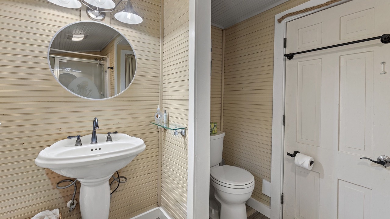 Photo of Bathroom in Cedar Key