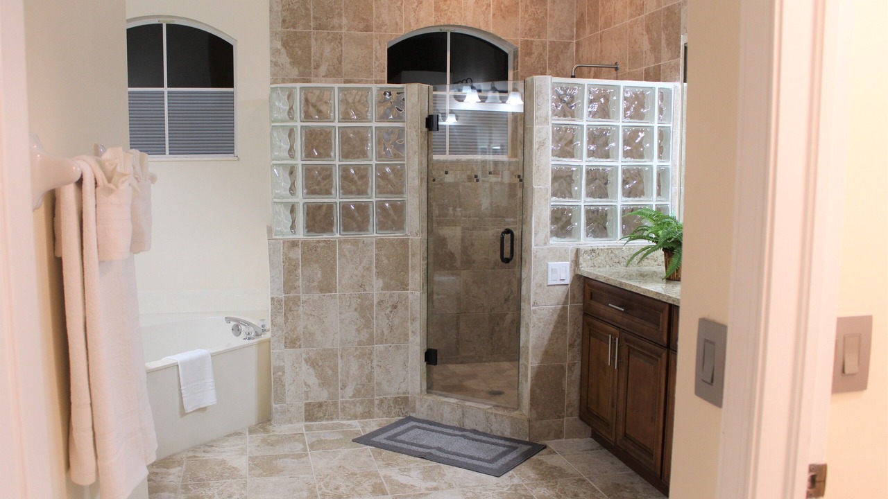 Photo of Bathroom in Hunt Club