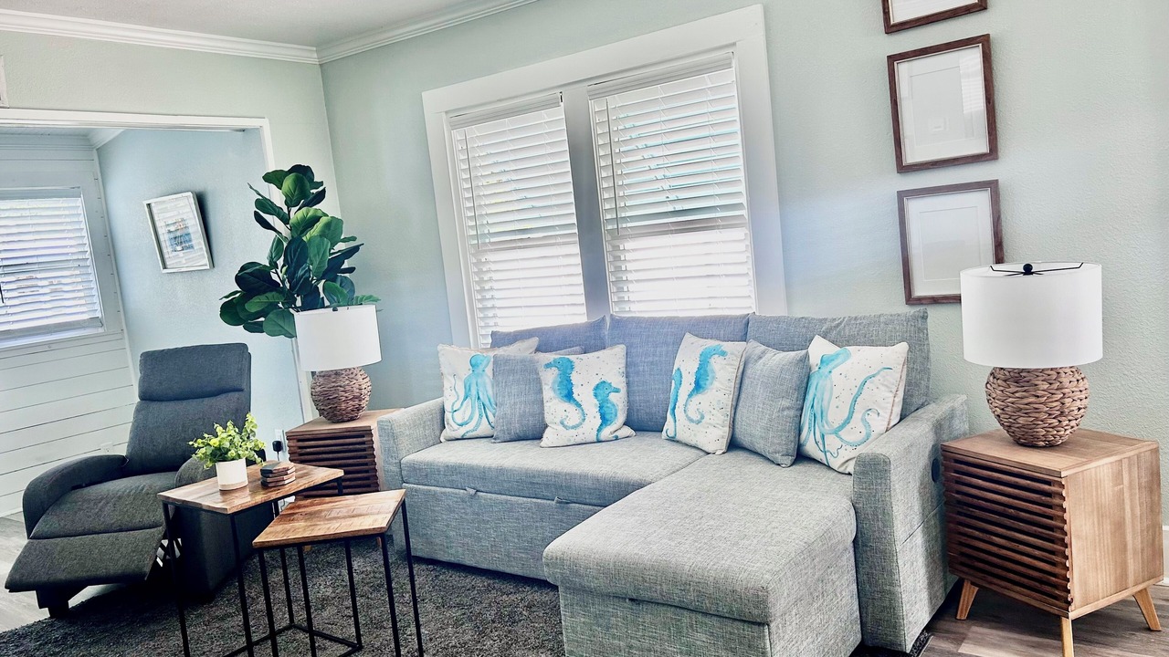 Photo of Livingroom in Weeki Wachee Gardens