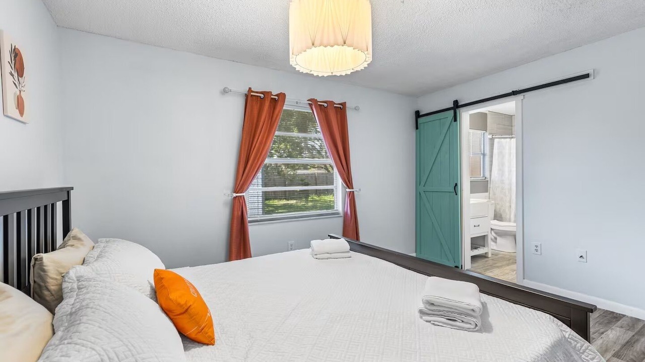 Photo of Bedroom in Silver Springs Shores