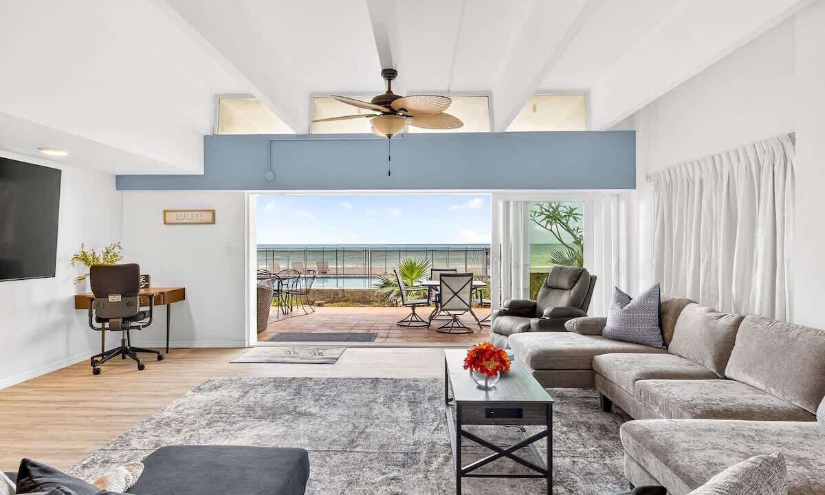 Photo of Livingroom in Redington Beach