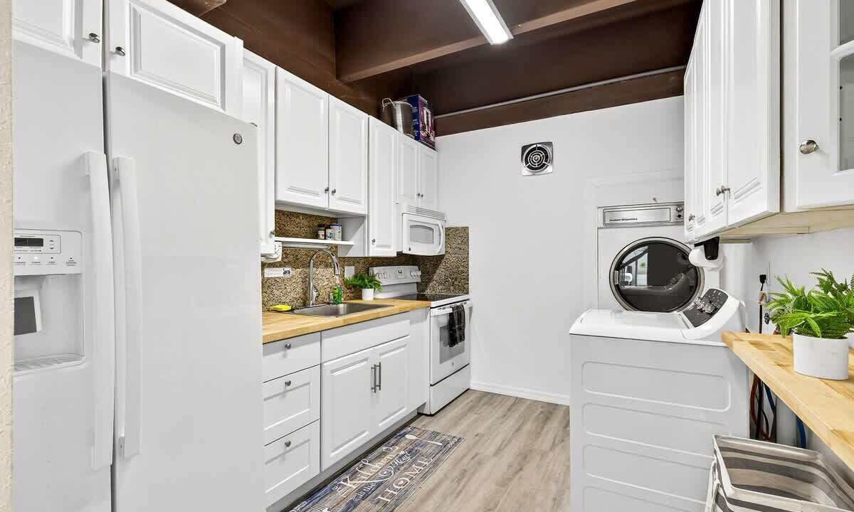 Photo of Kitchen in Redington Beach