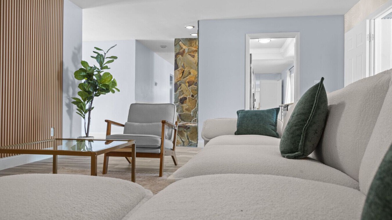 Photo of Livingroom in Bay Crest Park