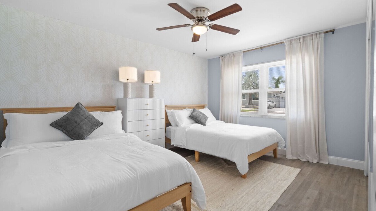 Photo of Bedroom in Bay Crest Park