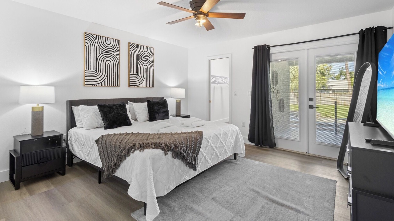Photo of Bedroom in Gulf Gate Estates