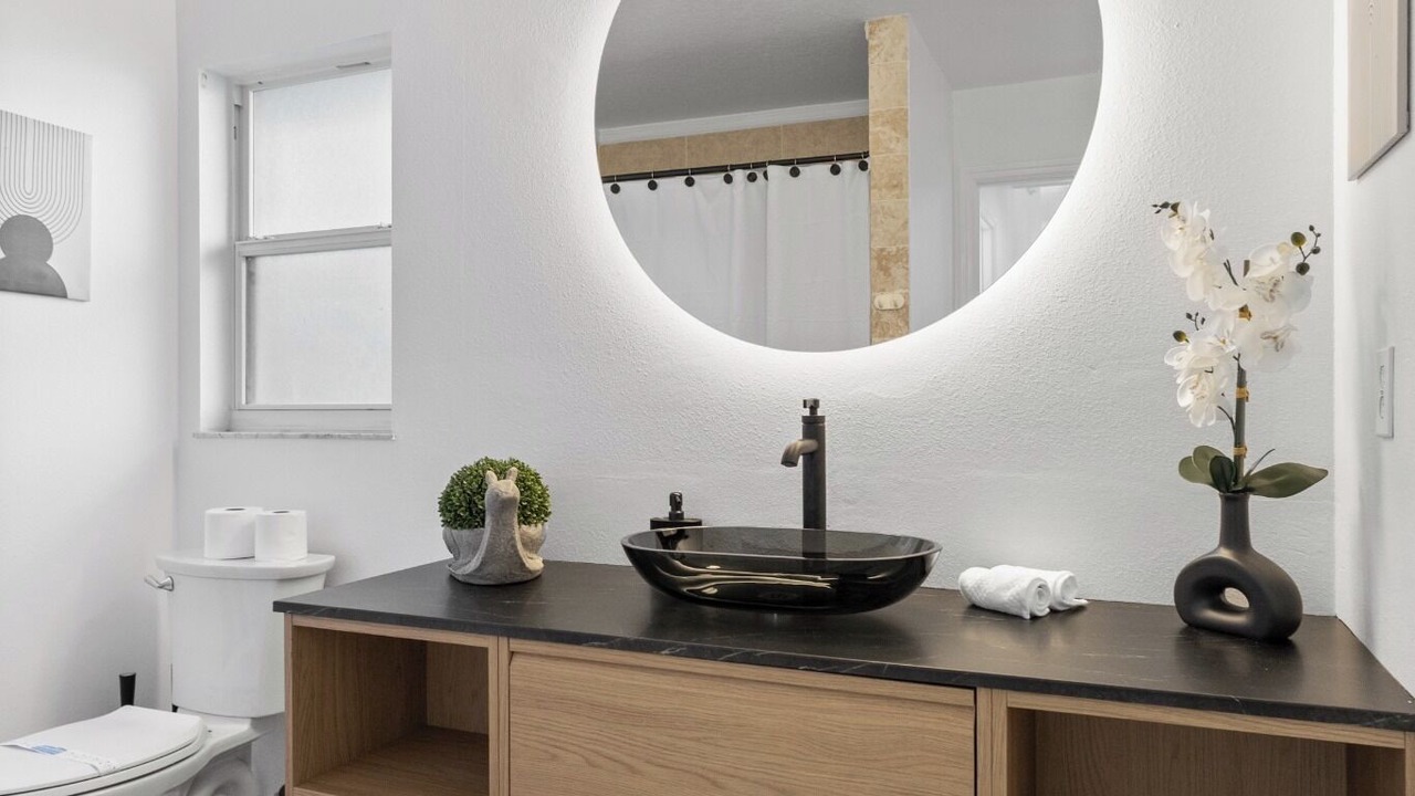 Photo of Bathroom in Gulf Gate Estates