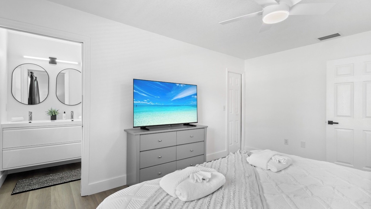 Photo of Bedroom in Gulf Gate Estates