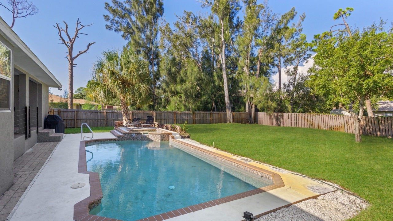 Photo of Outdoor in Gulf Gate Estates