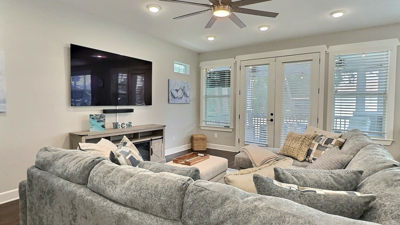 Photo of Livingroom in Port Tampa City