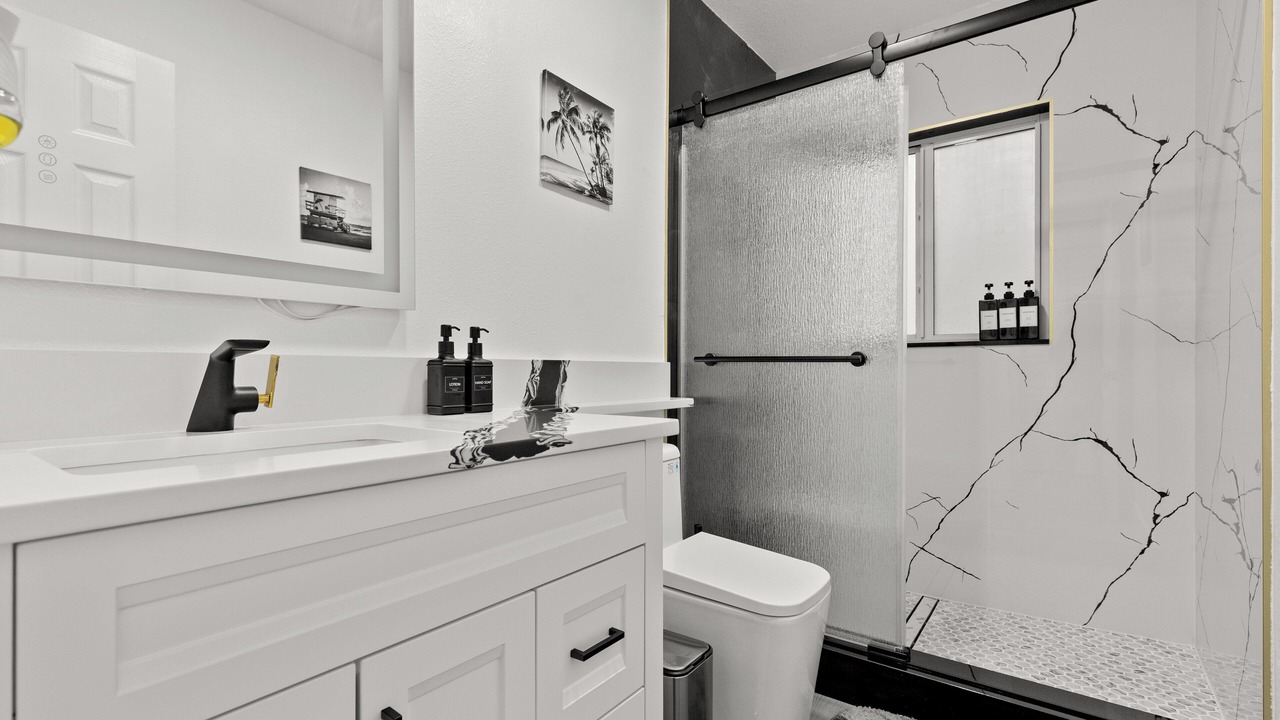 Photo of Bathroom in Anona