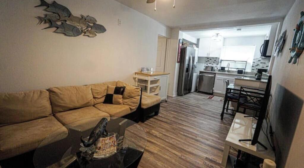 Photo of Livingroom in Crescent Heights