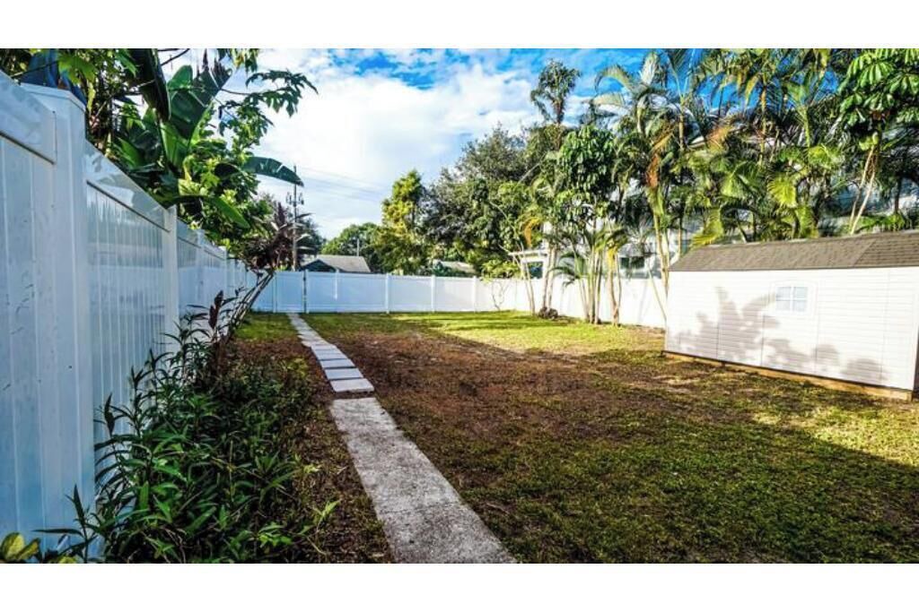 Photo of Outdoor in Crescent Heights
