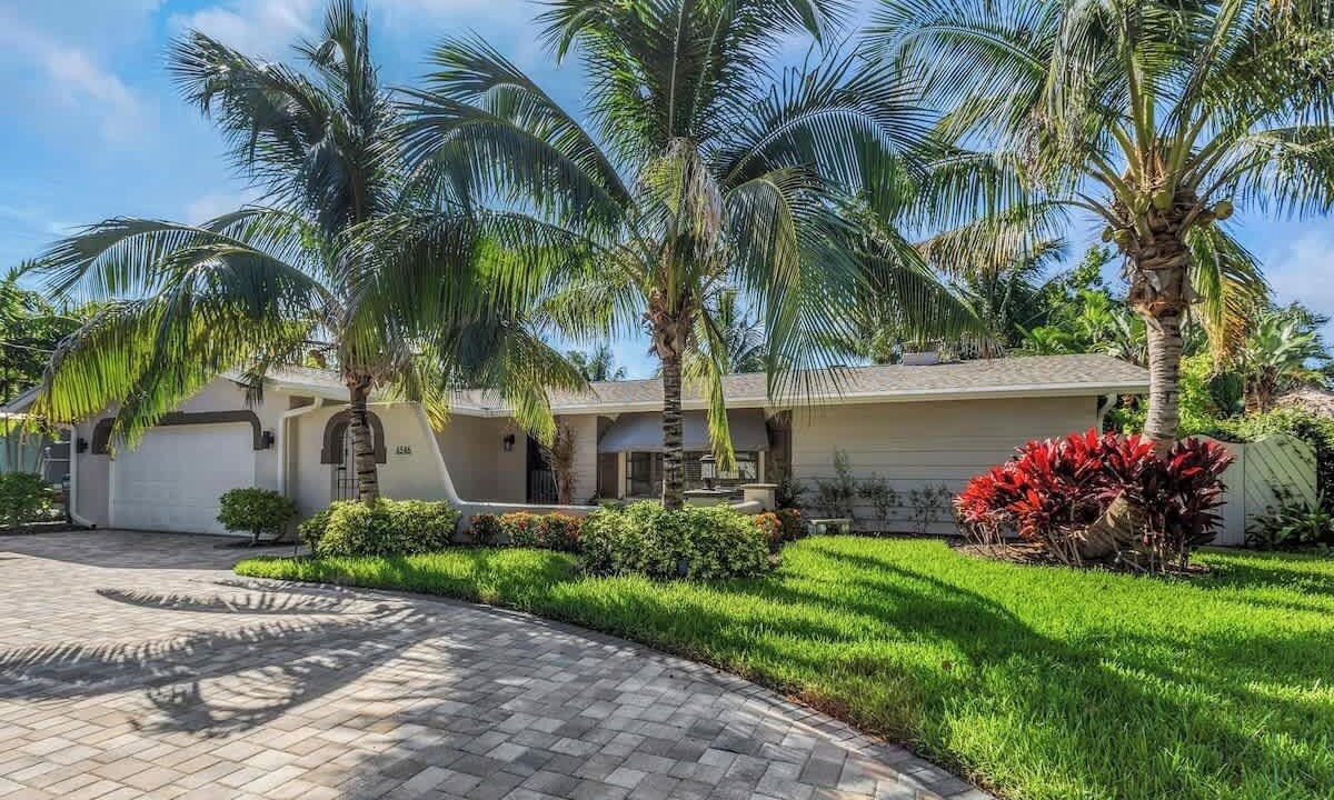 Photo of Outdoor in Harbor Hills