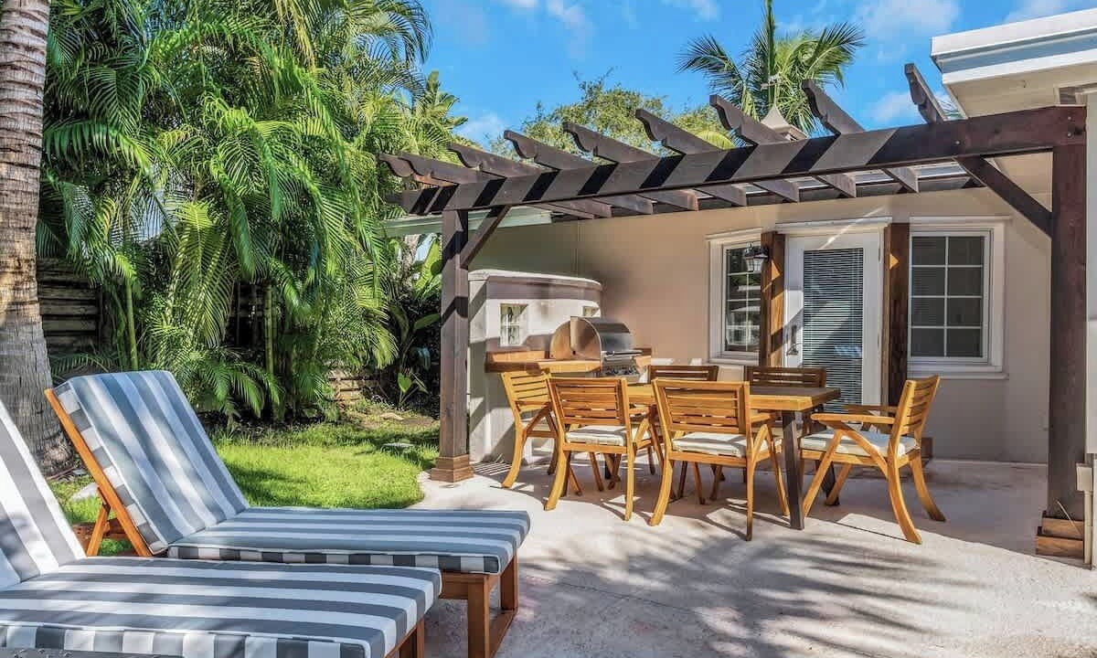 Photo of Outdoor in Harbor Hills