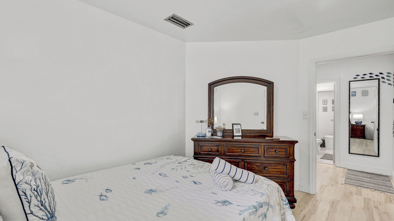 Photo of Bedroom in South Pinellas Community Council