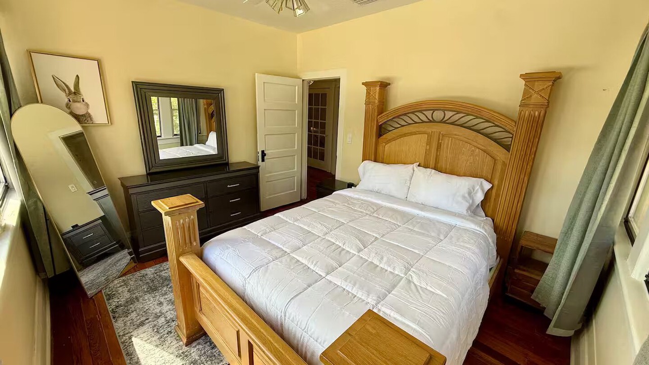 Photo of Bedroom in Hyde Park