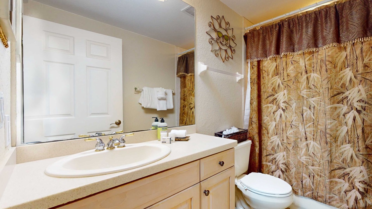 Photo of Bathroom in Independence Square