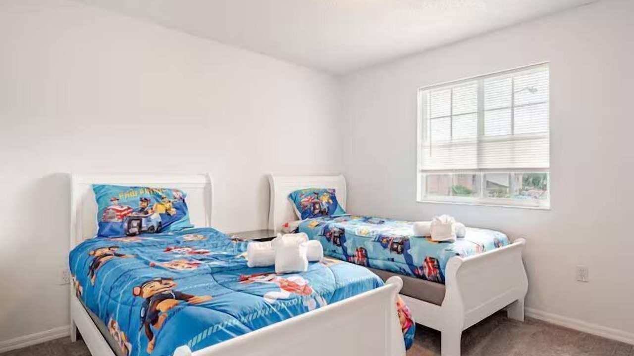 Photo of Bedroom in Crescent Lakes