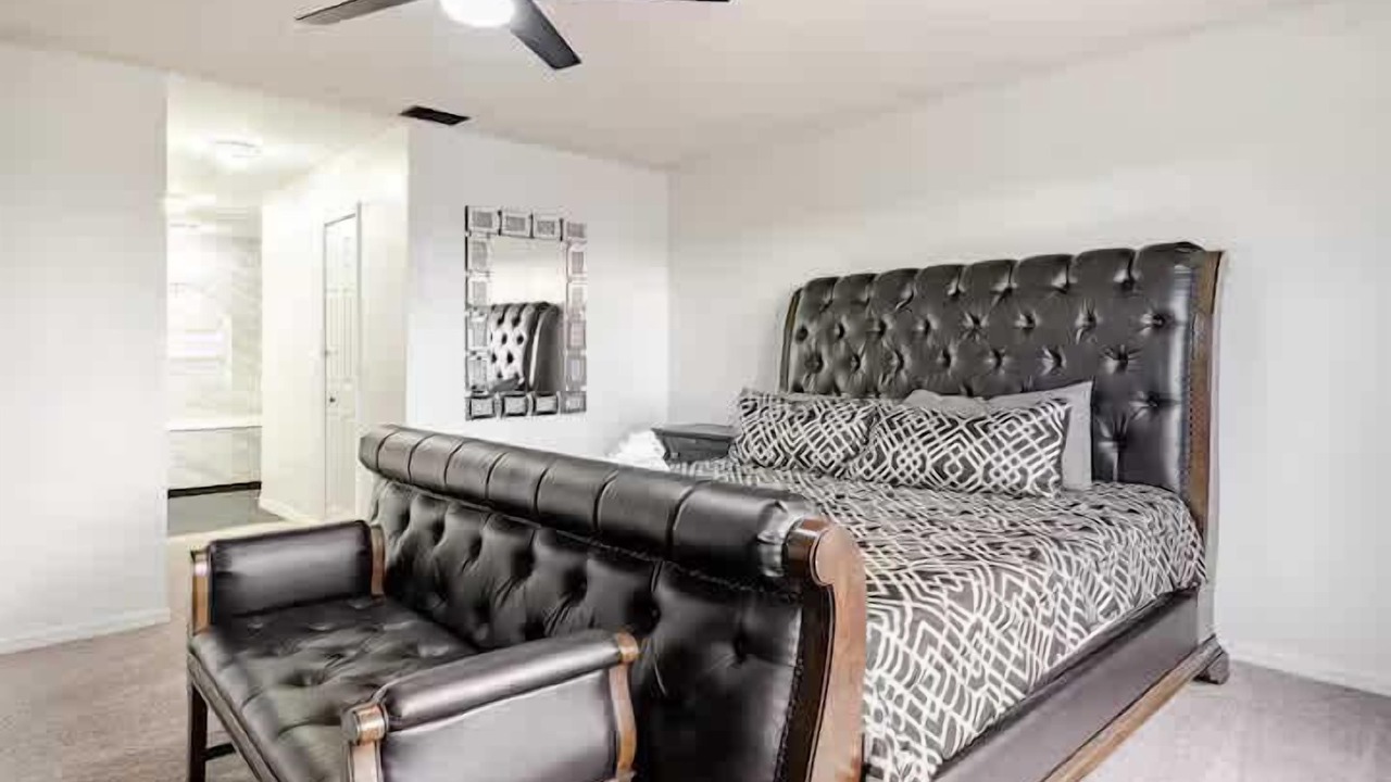 Photo of Bedroom in Crescent Lakes
