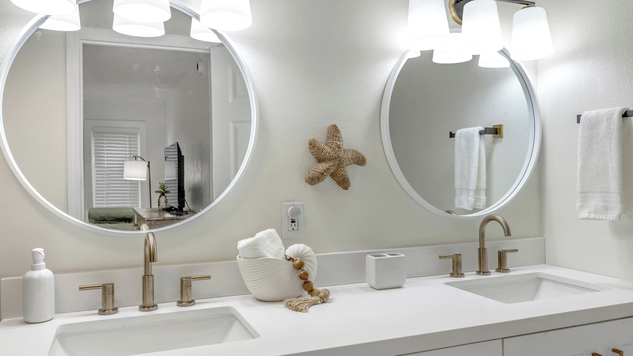 Photo of Bathroom in New Smyrna Beach