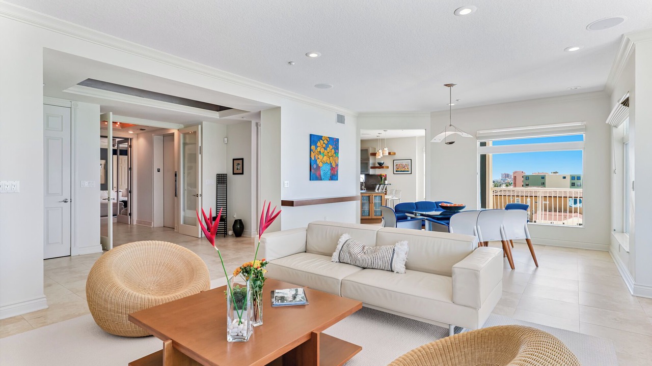 Photo of Livingroom in Indian Shores