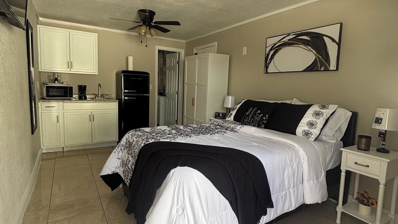 Photo of Bedroom in Timberlane Woodlake