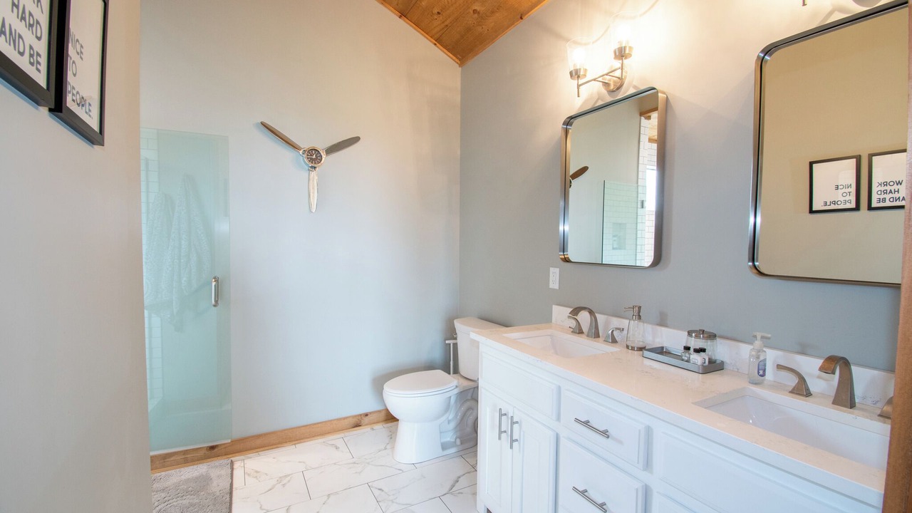 Photo of Bathroom in Mineral Bluff