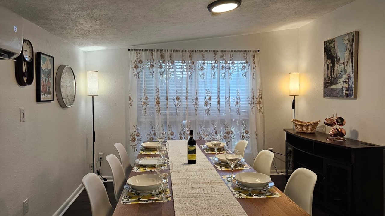 Photo of Livingroom in Gulf Gate Estates