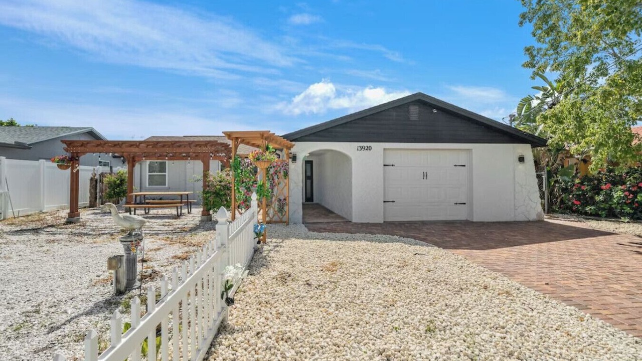 Photo of Outdoor in Hudson Beach Estates