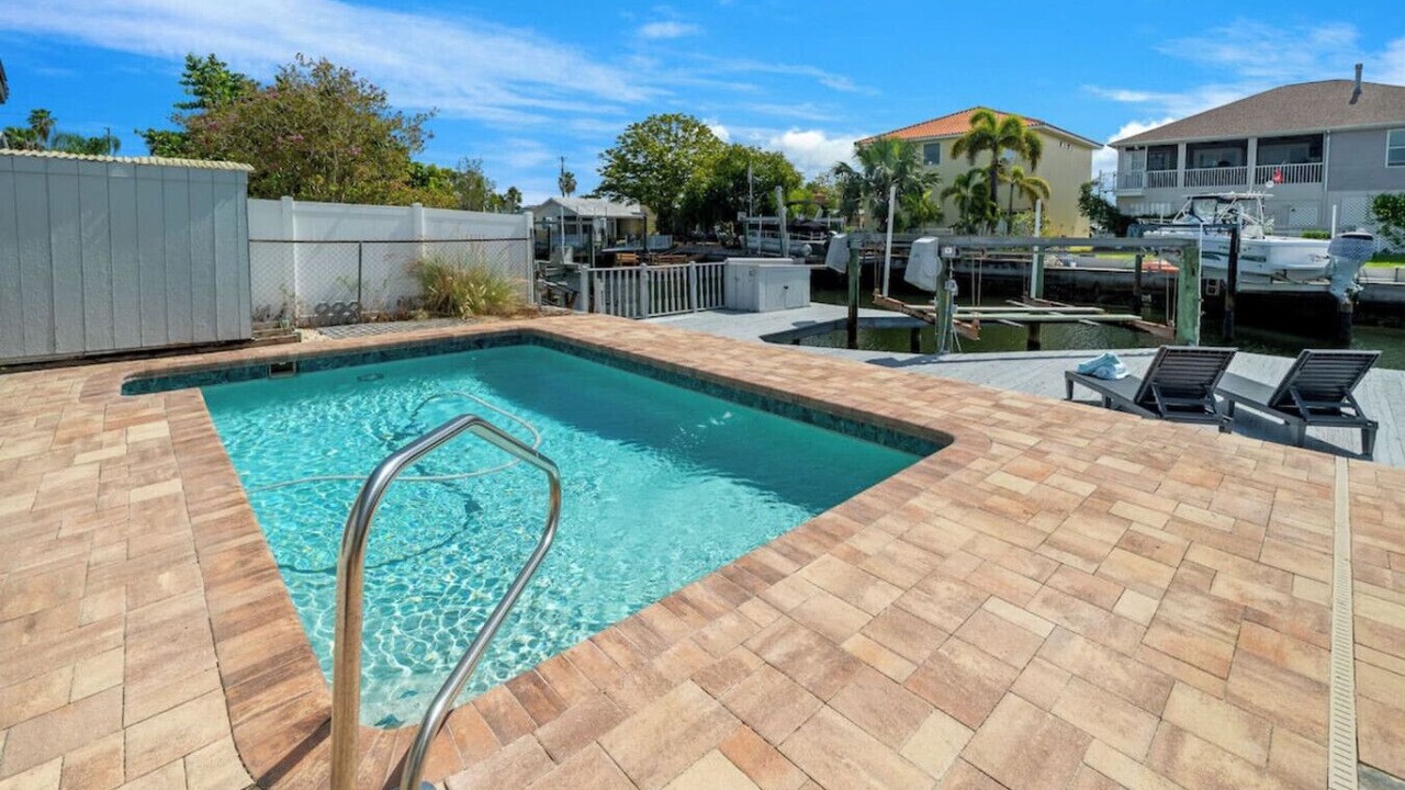 Photo of Outdoor in Hudson Beach Estates