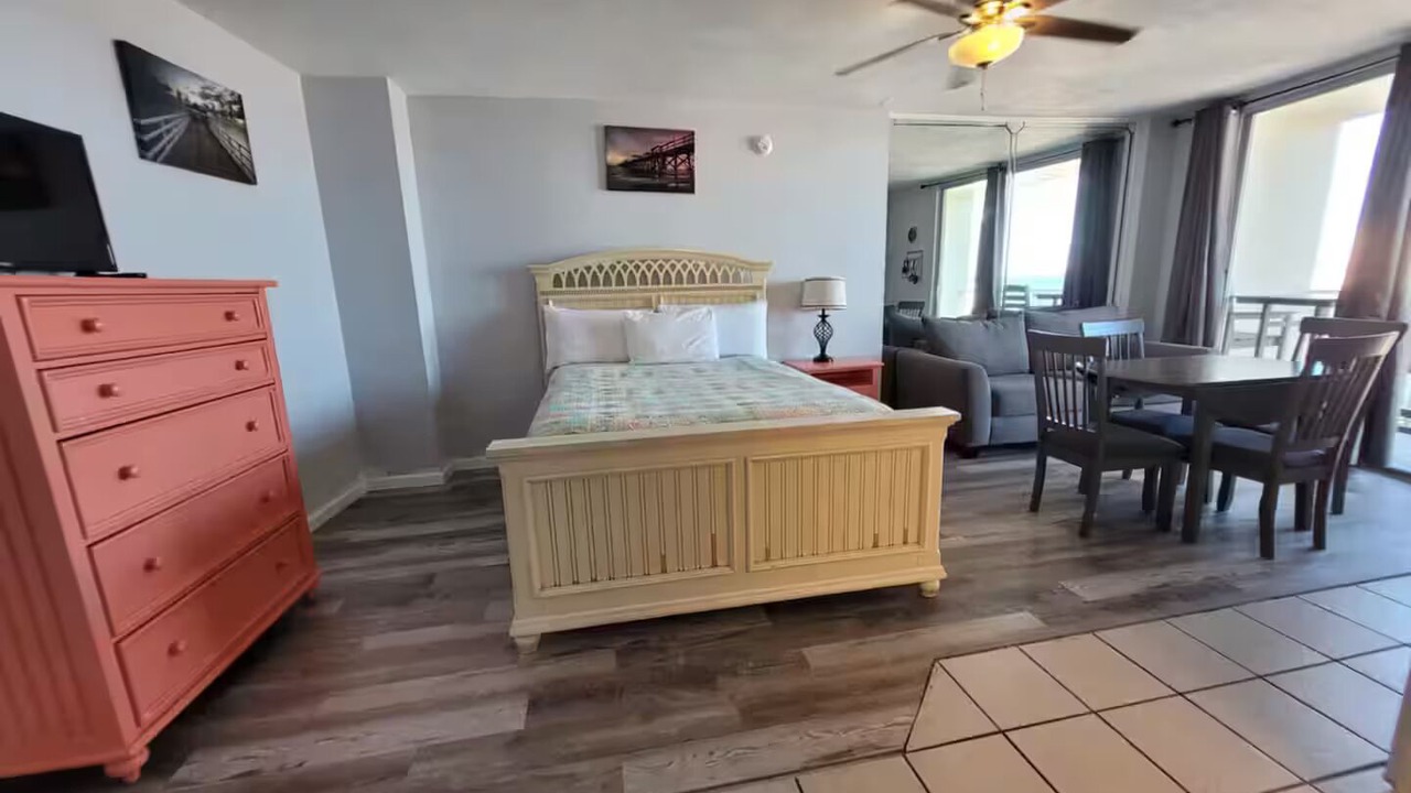 Photo of Bedroom in Bostwick Park