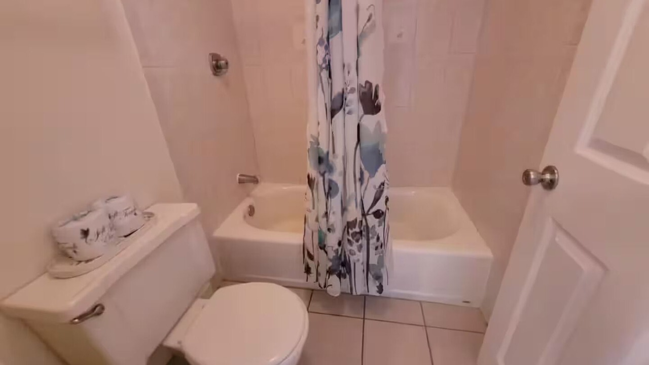 Photo of Bathroom in Bostwick Park