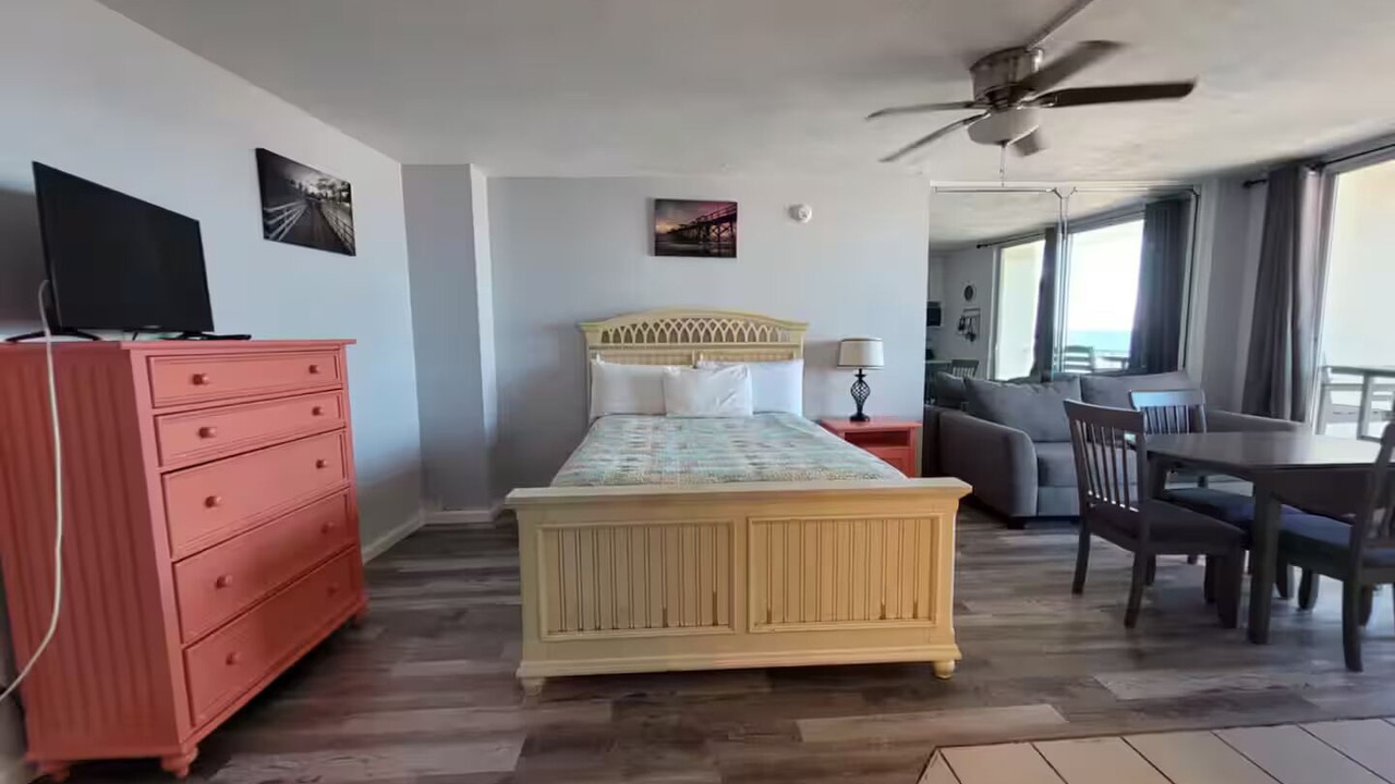 Photo of Bedroom in Bostwick Park