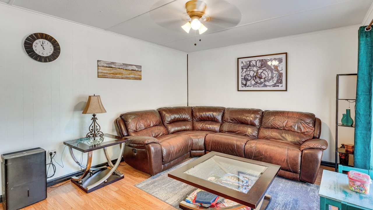 Photo of Livingroom in High Springs