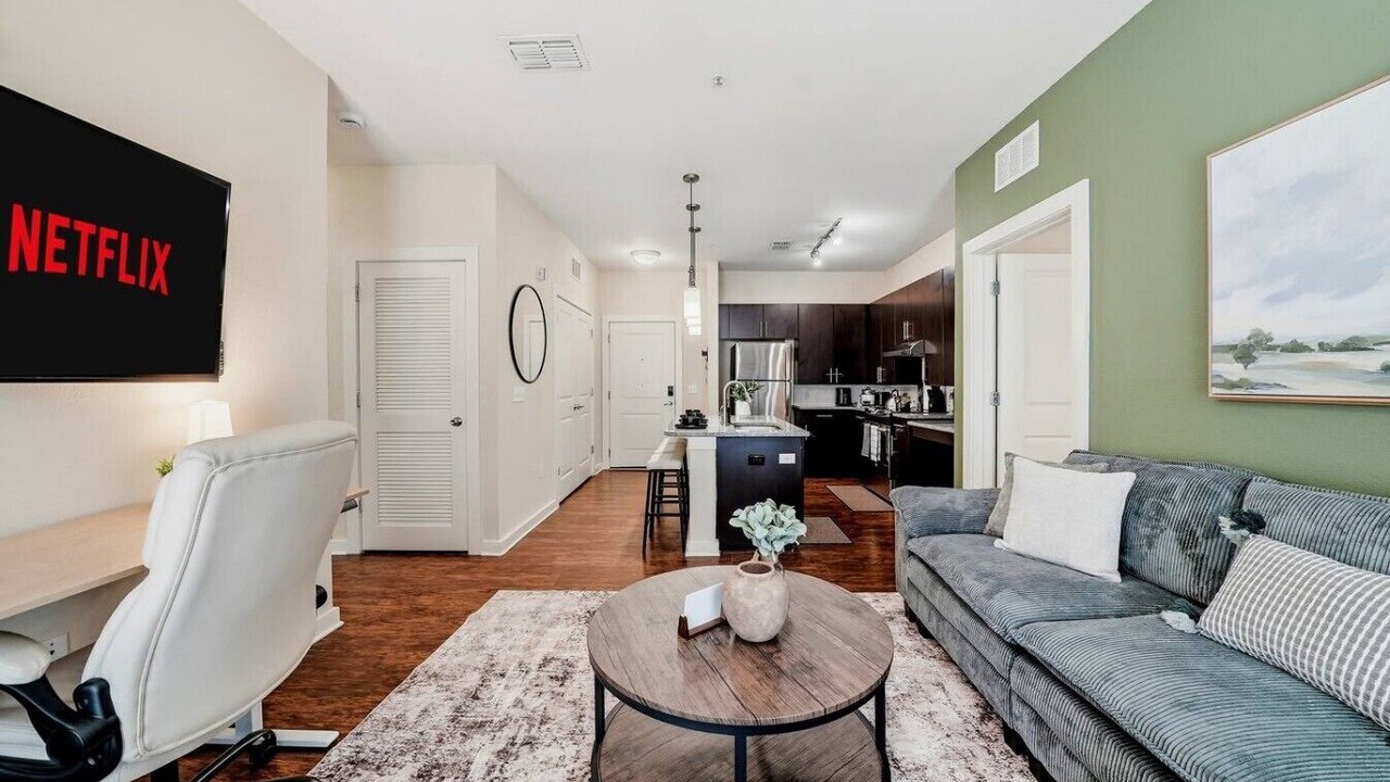 Photo of Livingroom in Courier City - Oscawana