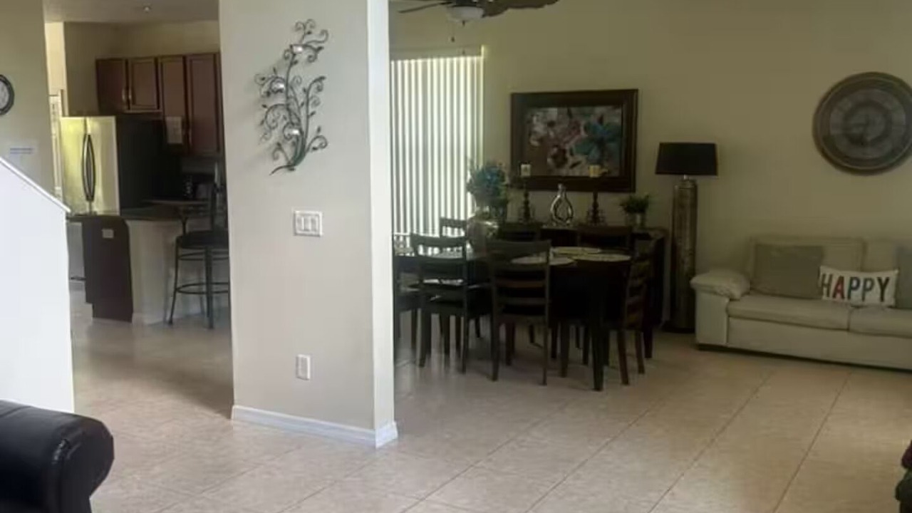 Photo of Livingroom in Seasons