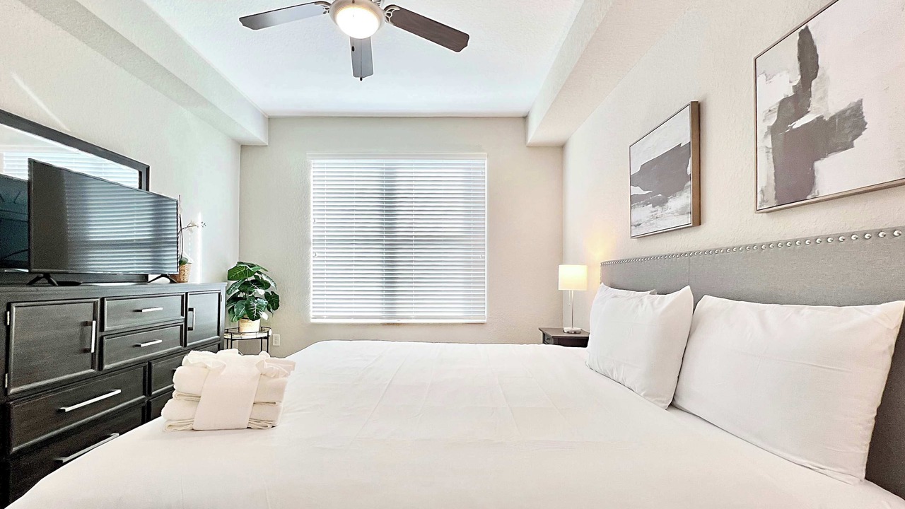 Photo of Bedroom in Carver City - Lincoln Gardens