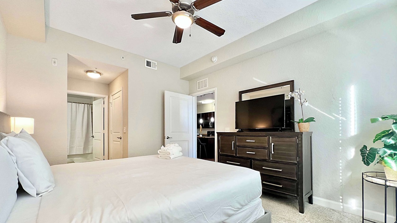 Photo of Bedroom in Carver City - Lincoln Gardens