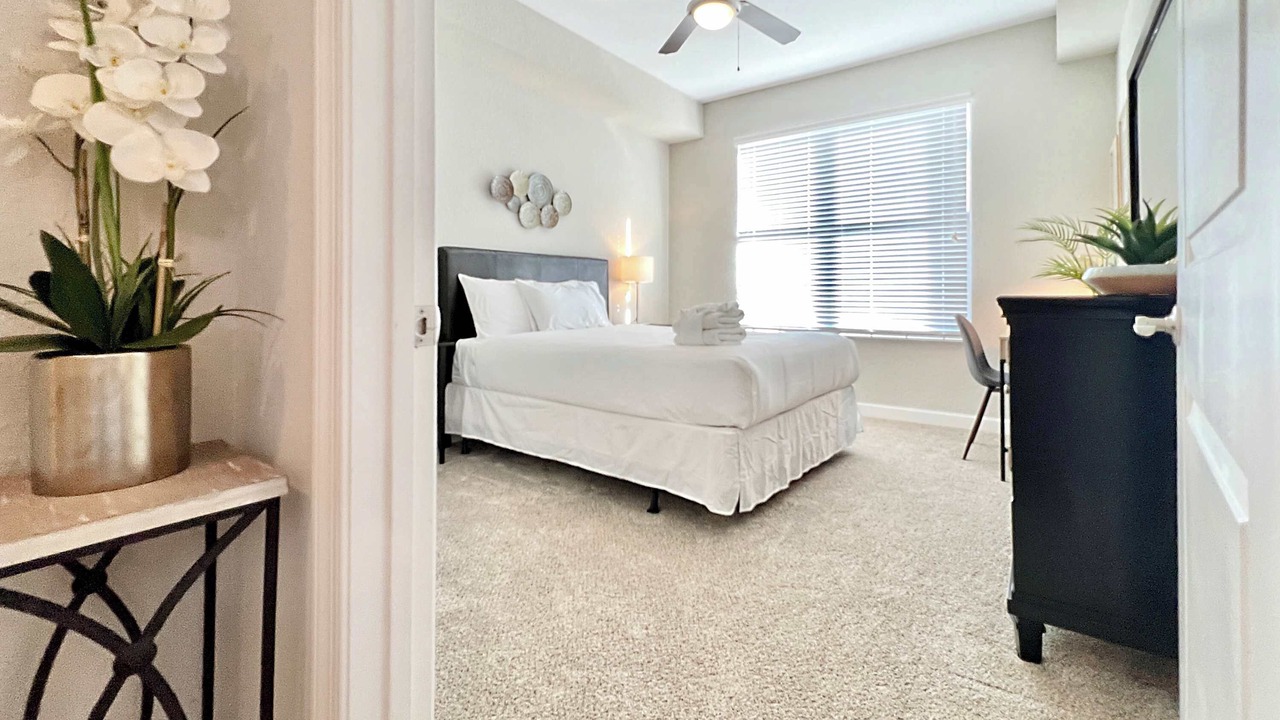 Photo of Bedroom in Carver City - Lincoln Gardens
