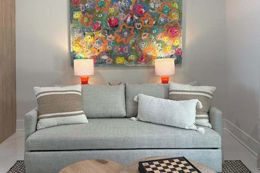 Photo of Livingroom in Downtown