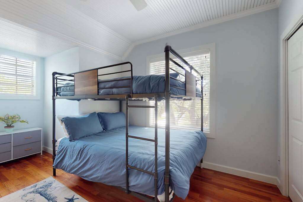Photo of Bedroom in Indian Beach Sapphire Shores